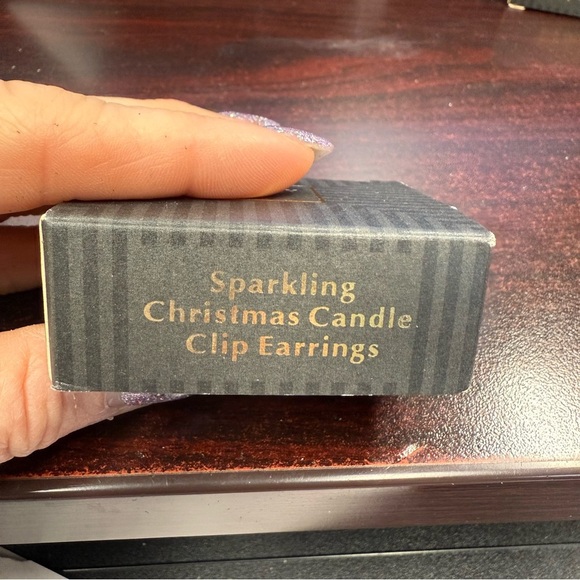 Avon Sparkling Christmas Candle clip  Earrings NIB vintage 1993 - Picture 3 of 4